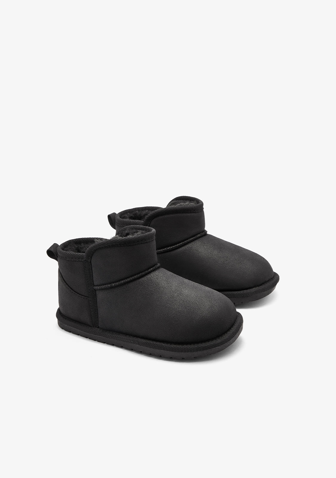 Black Goflex Low Australian Boots B&W