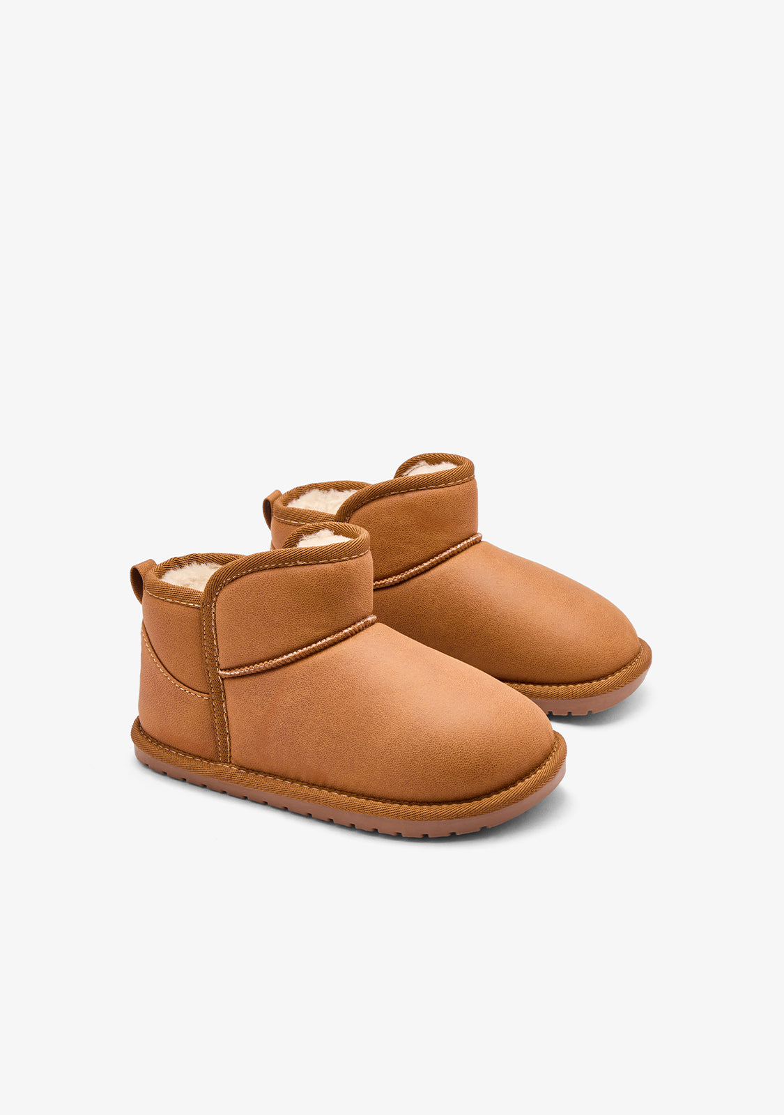 Tan Goflex Low Australian Boots B&W