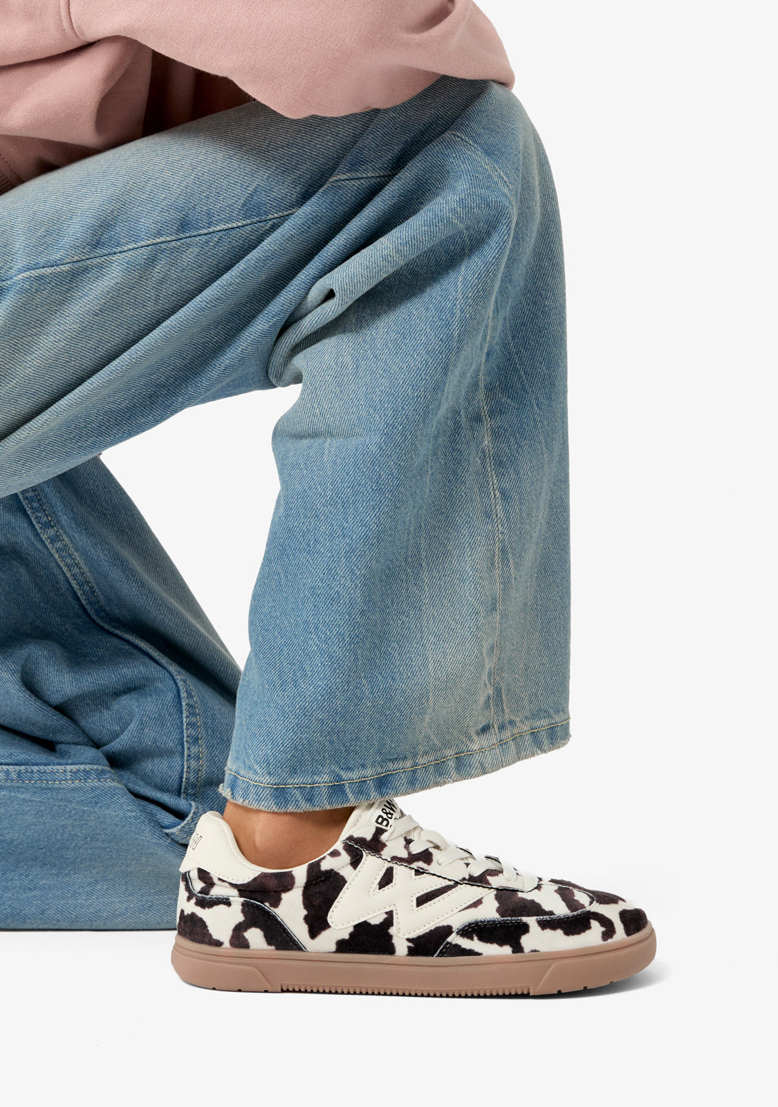 Sneakers Barefoot Print Cow