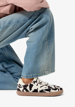 Sneakers Barefoot Print Cow