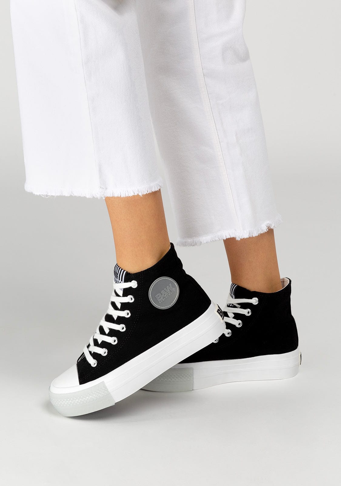 Black Basic Hi-Top Sneakers Canvas