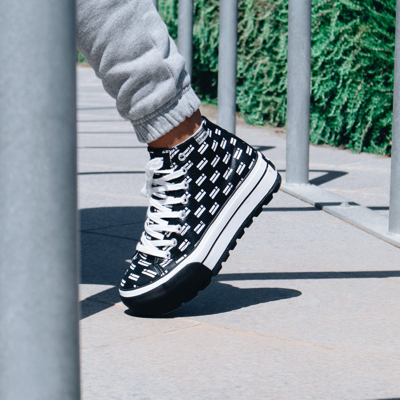 One Way Platform DF Flag Black