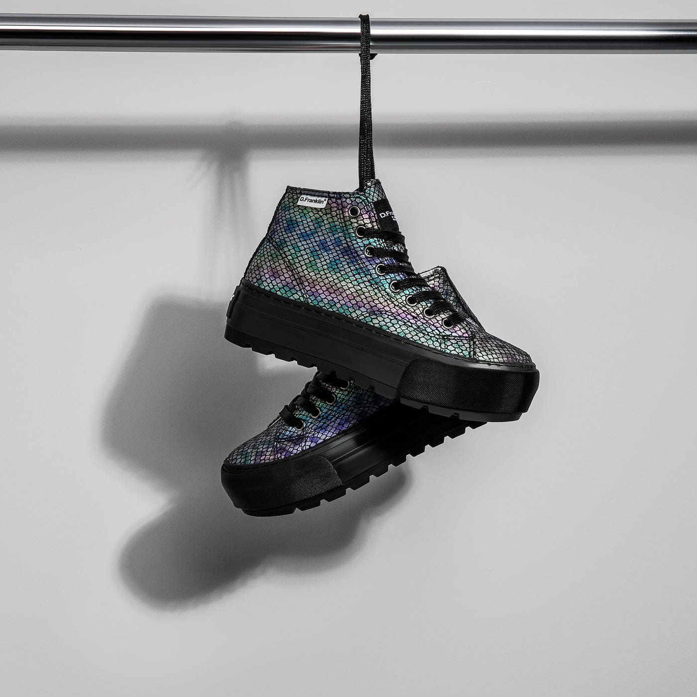 One Way Platform Irid. Snake